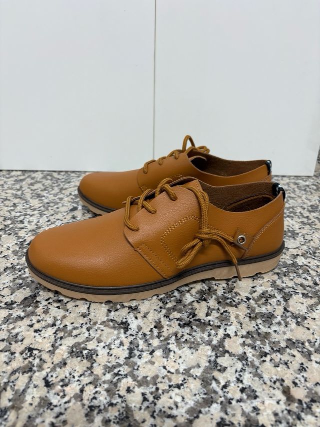 Zapatos marrones de vestir. Nunca usados.