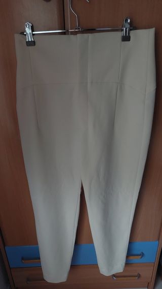 Pantalones Zara beige talla M