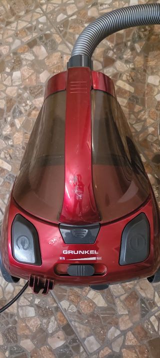 Aspiradora Grunkel roja