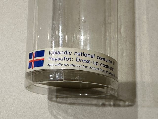 Muñeca Islandia Traje Tradicional