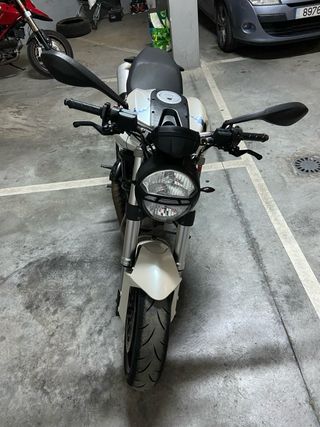 Ducati Monster 696+, Edición Especial Ducati Arts