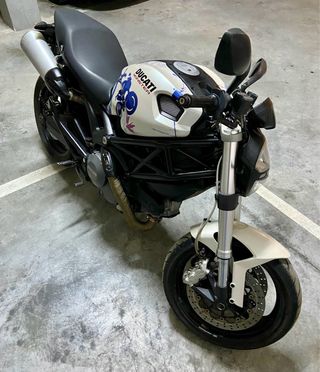 Ducati Monster 696+, Edición Especial Ducati Arts