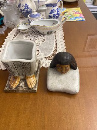 Figura Sarcófago Porcelana