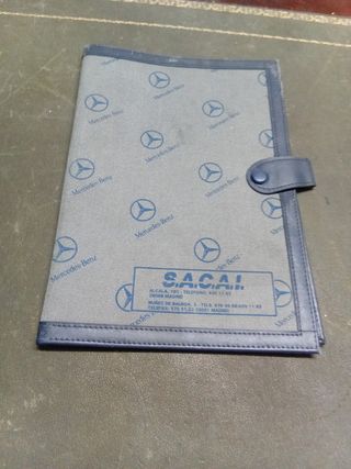 Carpeta Mercedes-Benz