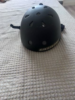 Esquís Volkl 152 cm + casco talla S 
