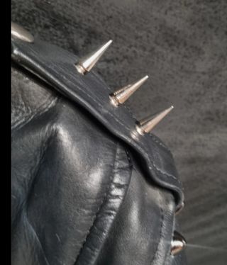 Chaqueta moto punk cuero negra c/pinchos L