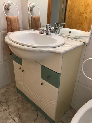 Conjunto mueble de baño y espejo
