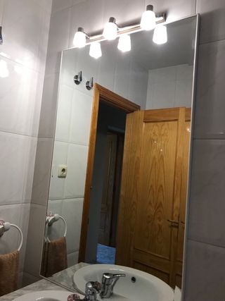 Conjunto mueble de baño y espejo