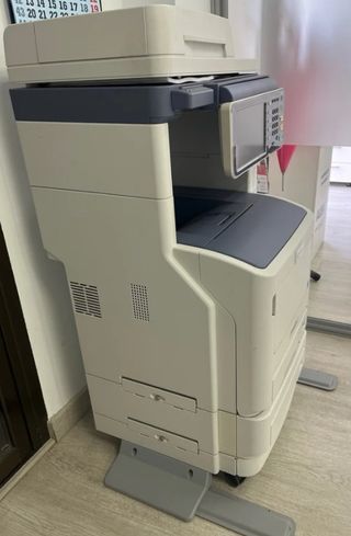 Impresora multifunción TOSHIBA. En blanco y negro