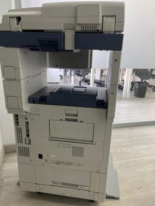 Impresora multifunción TOSHIBA. En blanco y negro
