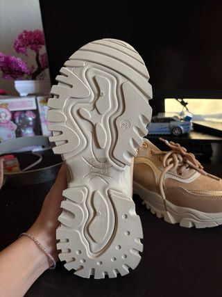 Sneakers con farfalle beige/oro tg 36


