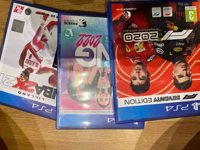 3 videojuegos PS4: NBA 2K21, F1 2020, Let's Sing 2