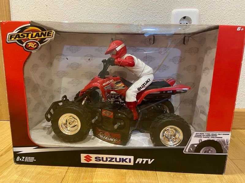 Quad Suzuki ATV teledirigido de segunda mano por 25 EUR en 