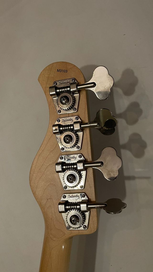 Bajo Sadowsky Metroline 4 cuerdas