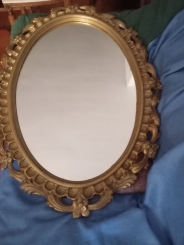 Espejo ovalado dorado vintage años 60,70
