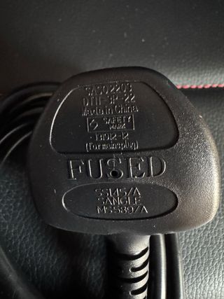 Cable alimentación UK - Monitor