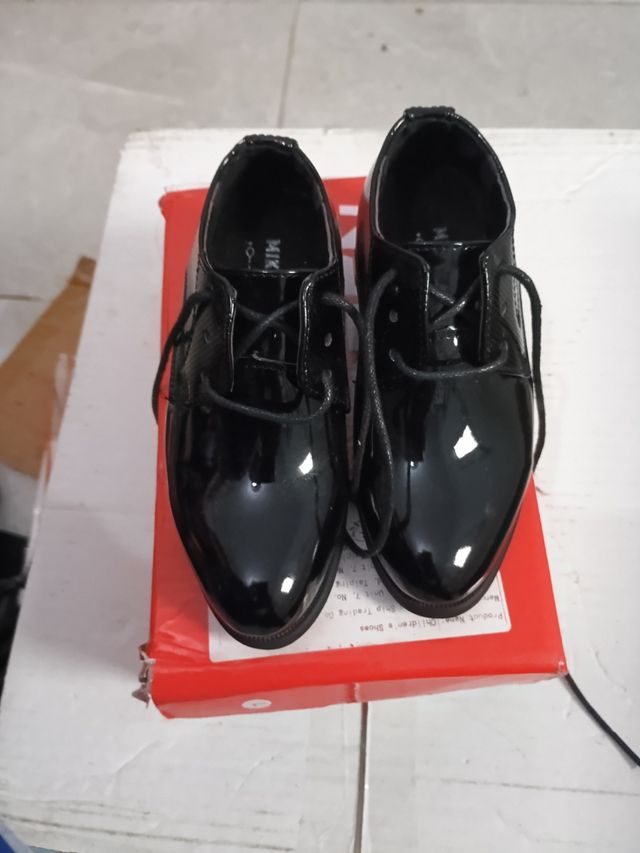Zapatos niño MIK negros.nunero 19 pone.20 o21