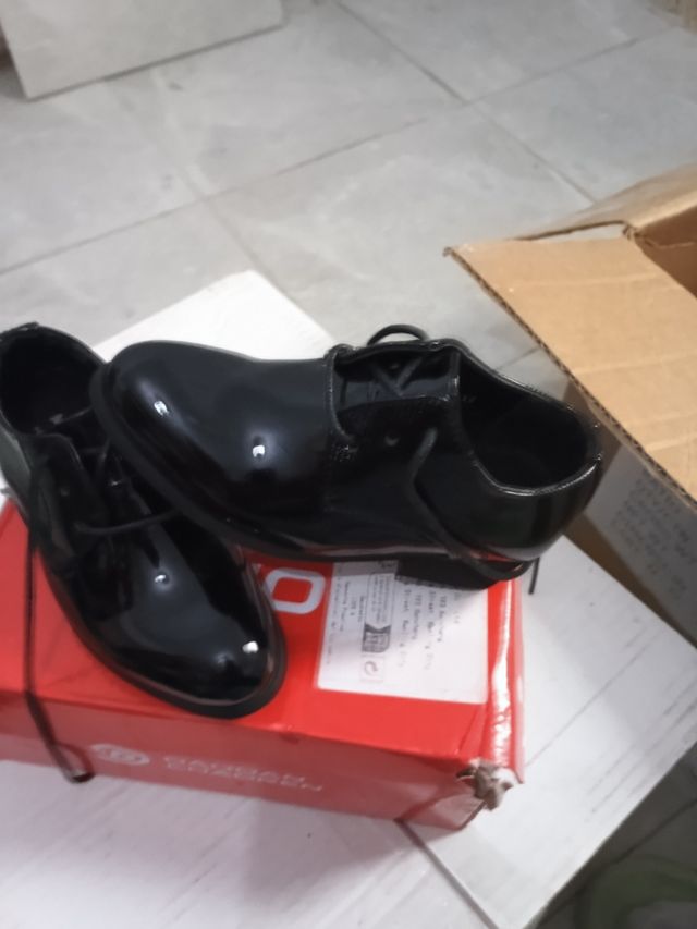 Zapatos niño MIK negros.nunero 19 pone.20 o21