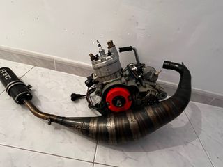Motor y escape completo derbi €3
23,5cv 