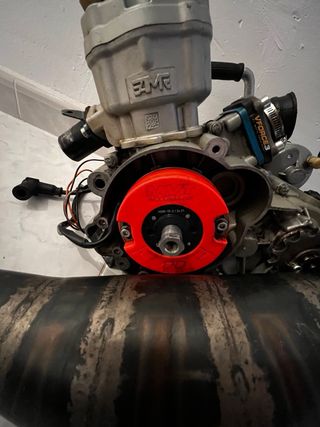 Motor y escape completo derbi €3
23,5cv 