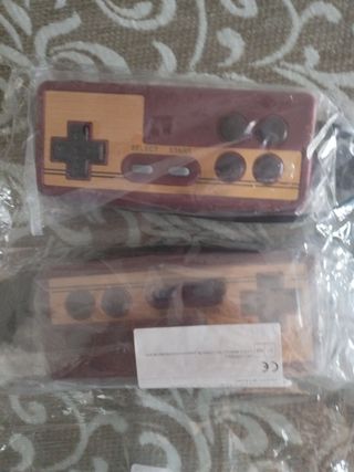 2 Mandos Retro para Consolas