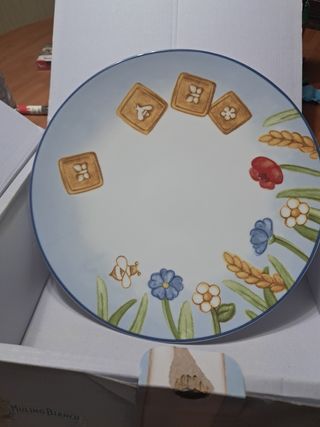 Set tazze colazione con piattini e alzatina 