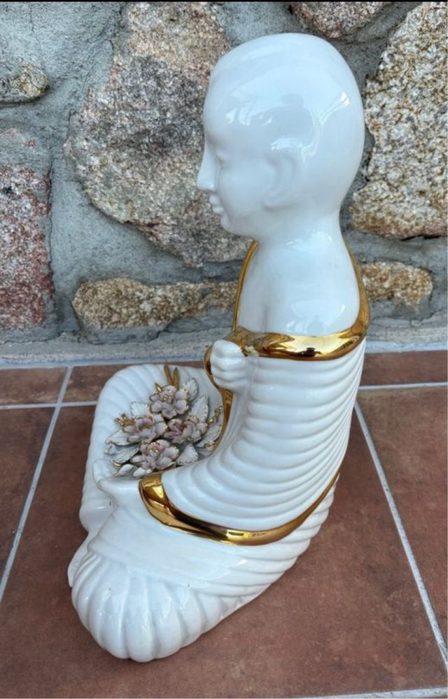 Buda porcelana blanco-dorado