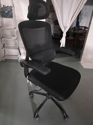 Silla oficina giratoria negra