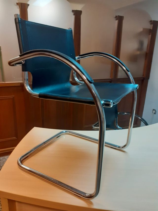 3 Sillas oficina vintage negras