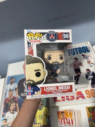 Pack fútbol: Álbumes, cromos y Funko Messi