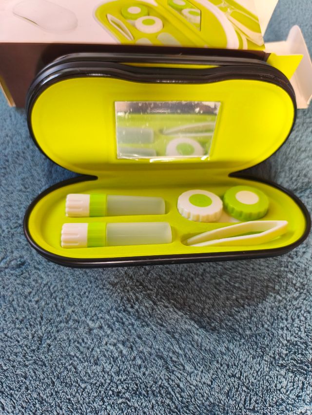 Estuche Balvi: gafas & lentillas