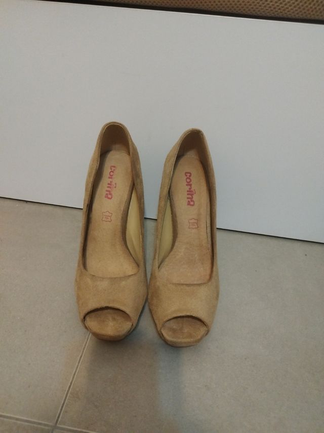 Tacones Corina beige con la plantilla de piel