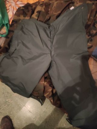 Ropa militar M. Diferentes prendas.