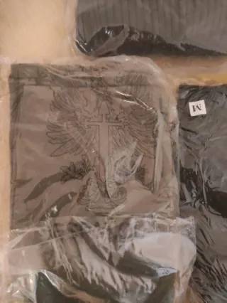 Ropa militar M. Diferentes prendas.