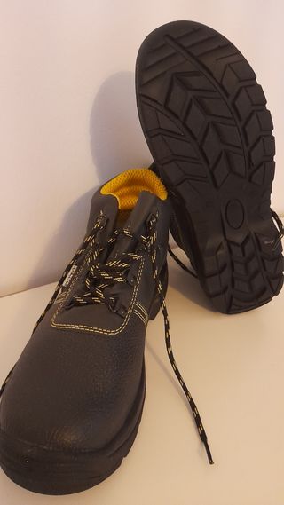 Zapatos seguridad Bee Work nº 43 nuevos