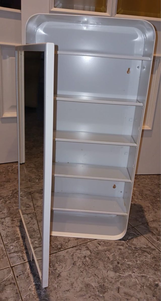 Armario espejo baño blanco