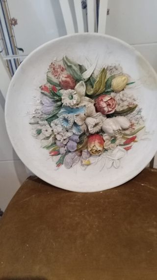 Plato decorativo flores cerámica