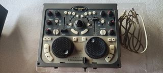 Mesa mezclas Hercules DJ Console MK2