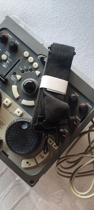 Mesa mezclas Hercules DJ Console MK2