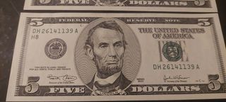 2 Banconote da 5 dollari USA - Serie 2003