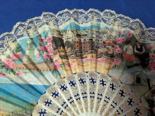 Abanico antiguo con puntilla.