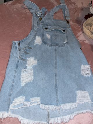 Vestido vaquero roto