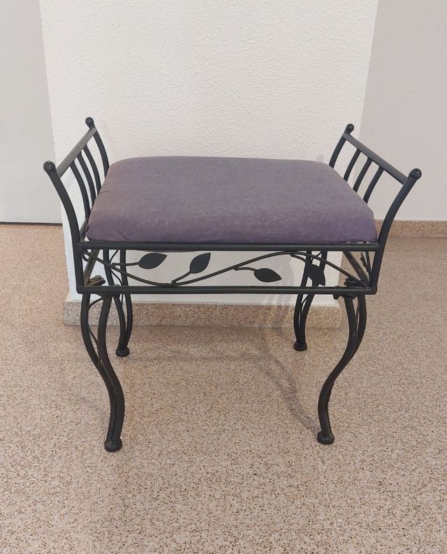 Banqueta forja negra con cojín