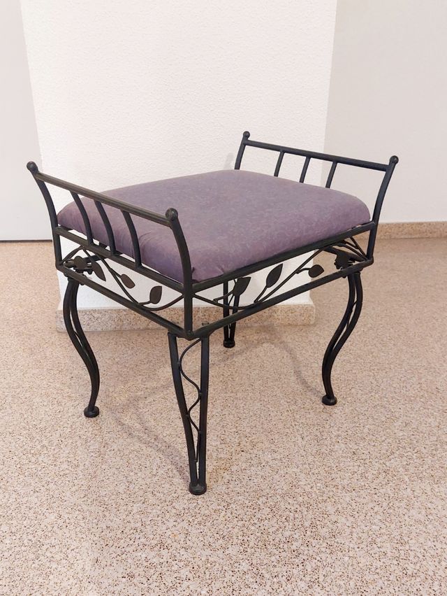 Banqueta forja negra con cojín