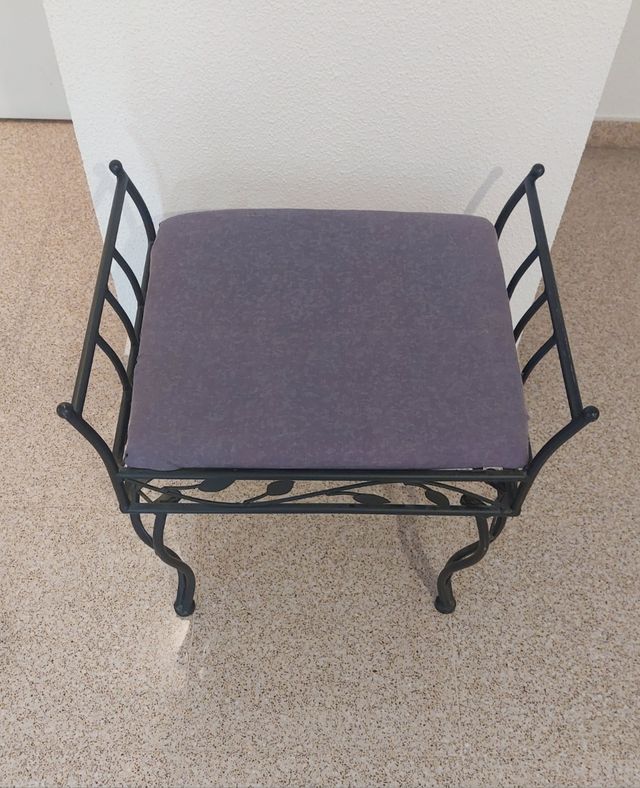 Banqueta forja negra con cojín