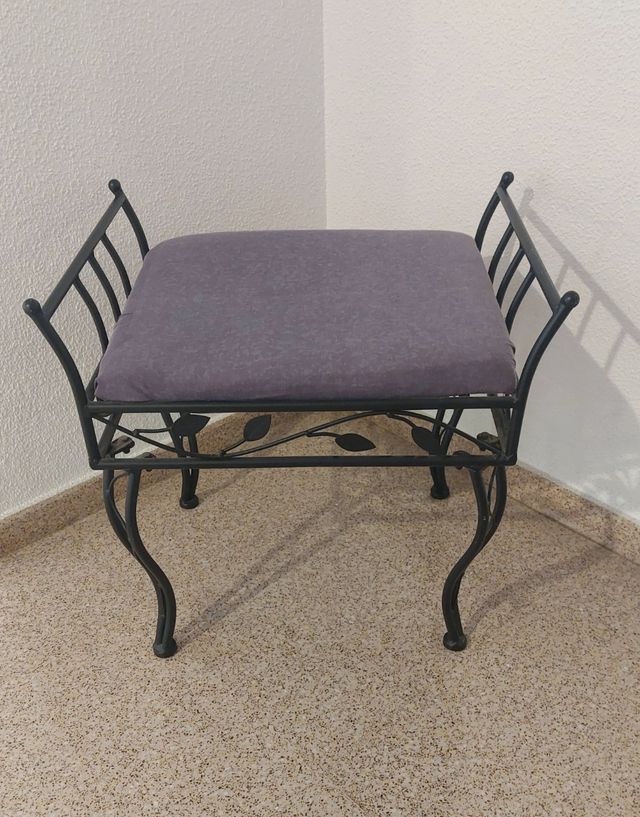 Banqueta forja negra con cojín
