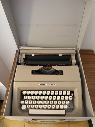 Olivetti Lettera 25 - Máquina de escribir