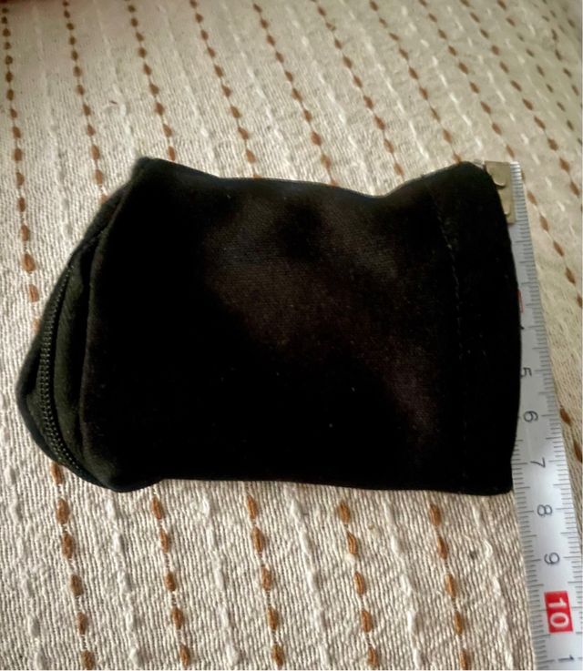 Riñonera negra pequeña