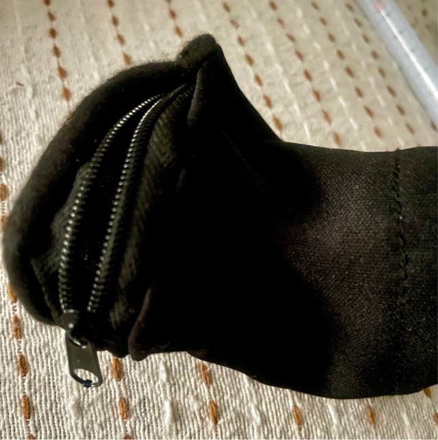 Riñonera negra pequeña