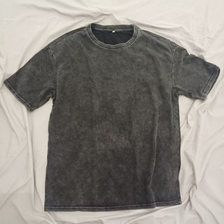 Maglietta Vintage Washed – Nero Slavato

Dona cara
